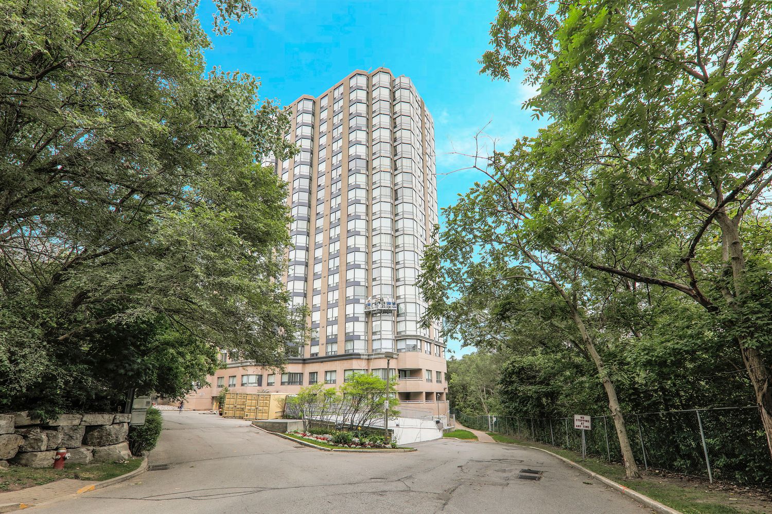 1 Hickory Tree Road. River Ridge is located in  York Crosstown, Toronto - image #2 of 6