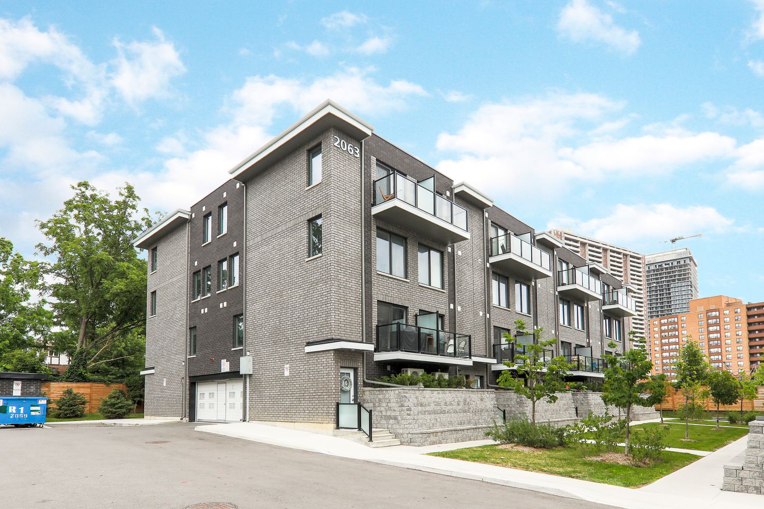 2059-2063 Weston Road. W Towns is located in  York Crosstown, Toronto - image #2 of 4