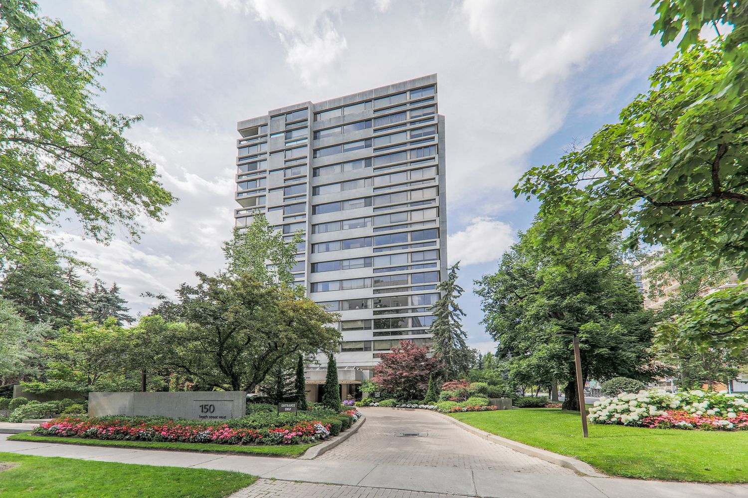 150 Heath Street W. 150 Heath Street West Condos is located in  Midtown, Toronto - image #1 of 5