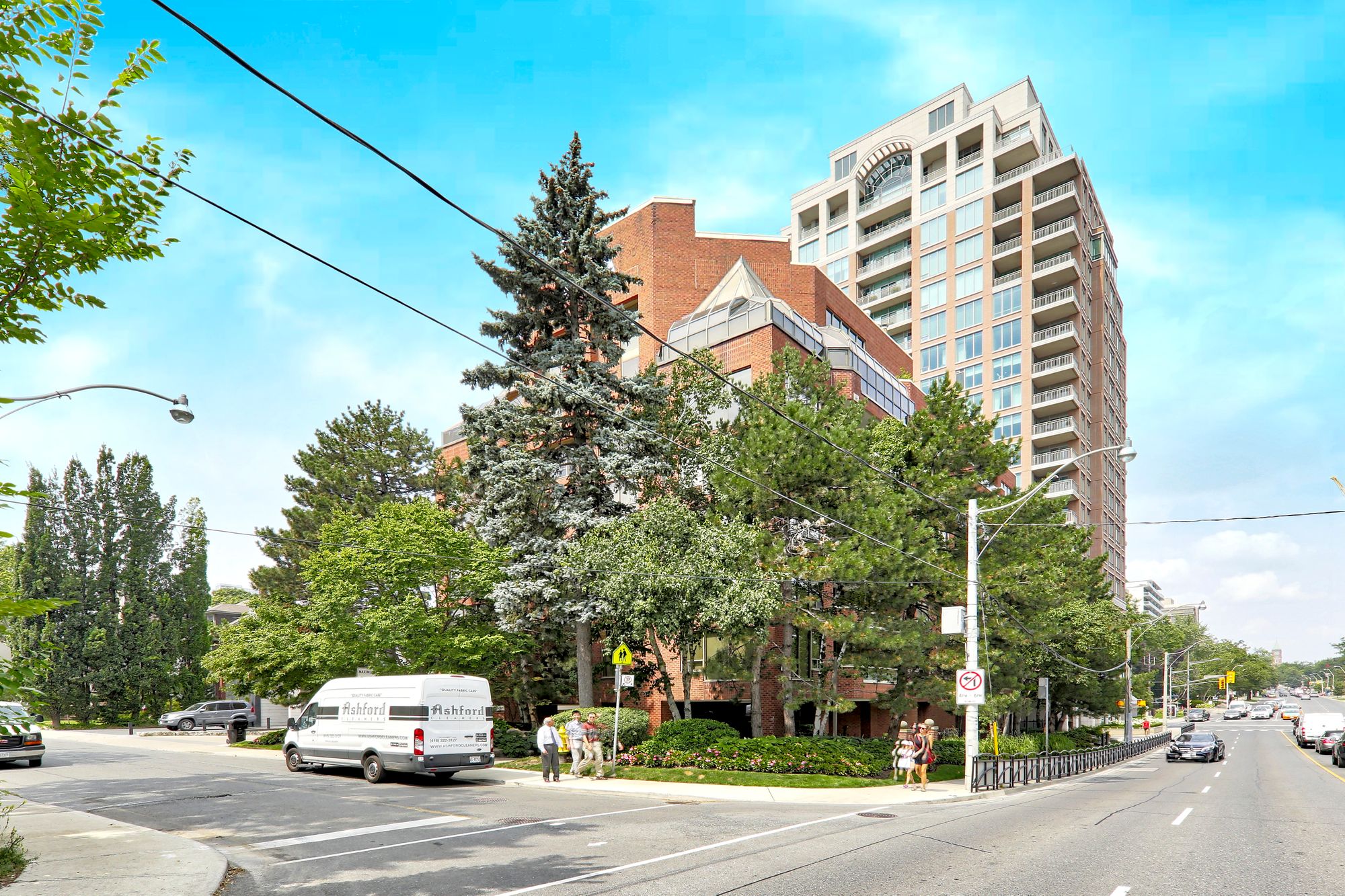 2 Lynwood Ave 2 Lynwood Avenue Condos Get listing alerts for sale and rent! Strata.ca