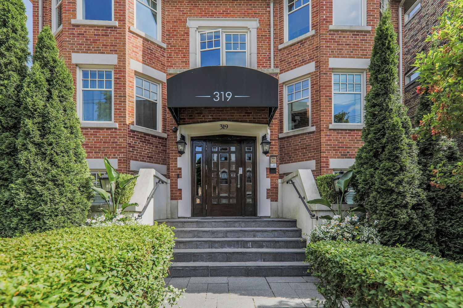 319 Lonsdale Road. Condominiums Of Forest Hill Village is located in  Midtown, Toronto - image #4 of 4