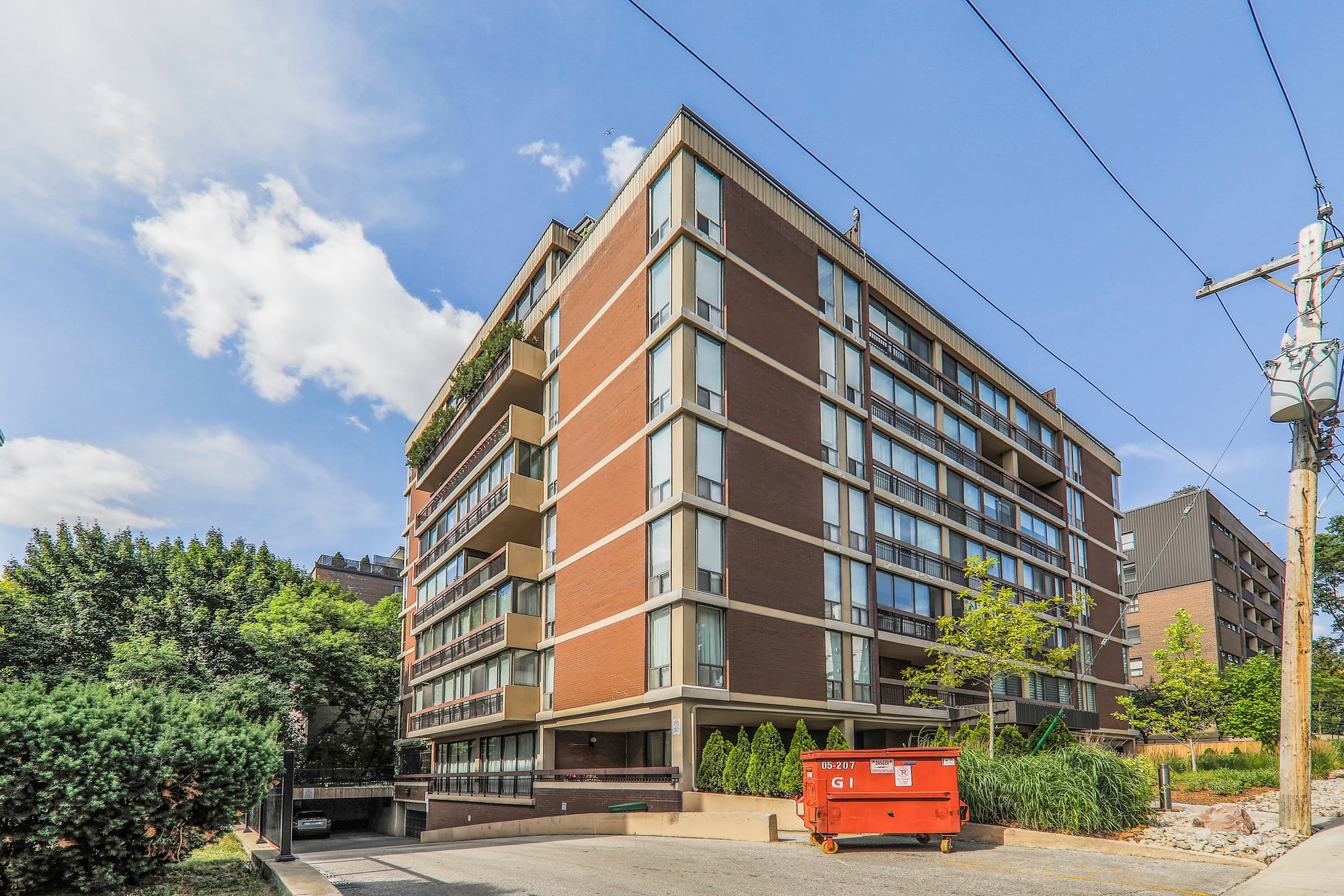 70 Montclair Ave 70 Montclair Condos 2 Beds + Den 2 Baths Unit