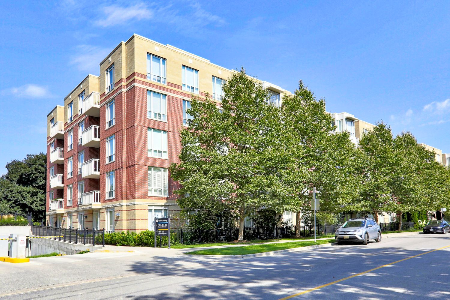 451-485 Rosewell Avenue. Lawrence Park Condos on Rosewell is located in  Midtown, Toronto - image #1 of 4