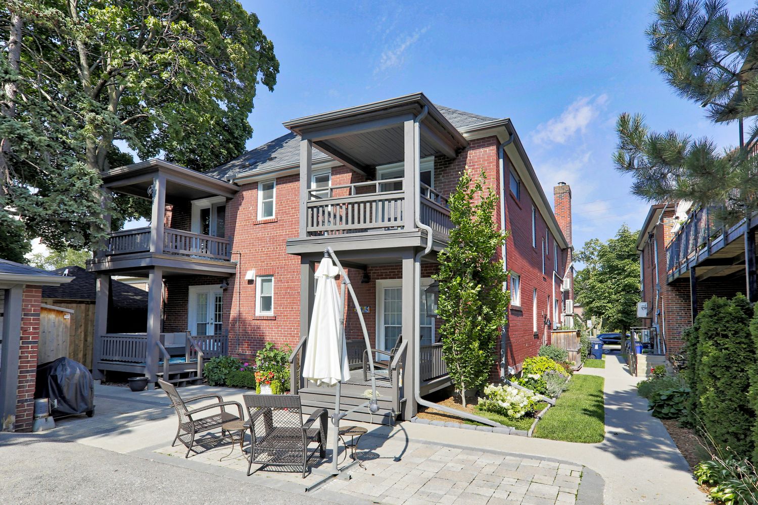 1246 Avenue Road. Lytton Park Suites is located in  Midtown, Toronto - image #3 of 5