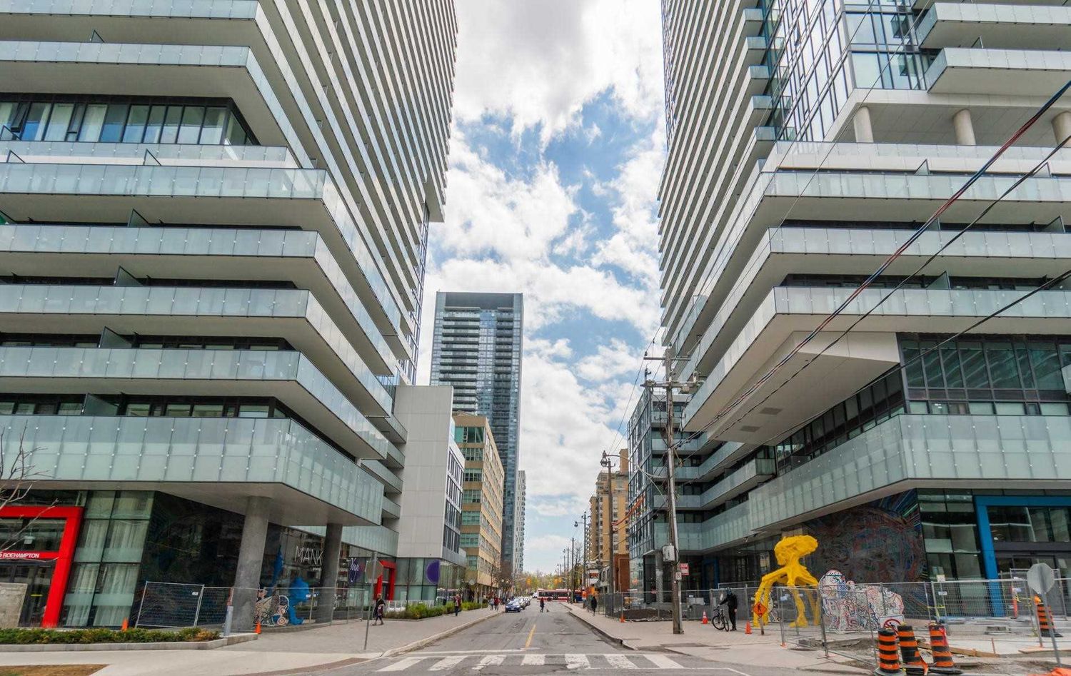 161 Roehampton Avenue. 150 Redpath Condos is located in  Midtown, Toronto - image #3 of 3