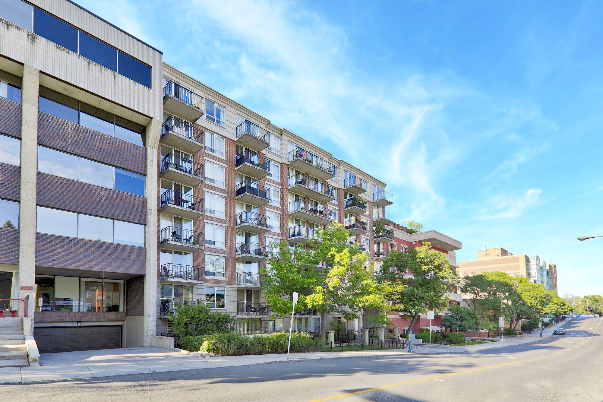 260 Merton St The Hampton Condos 1 Bed + Den 1 Bath Unit 302 Strata.ca